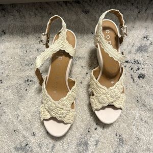 Brand new in box. Copper key. Size 11 wedge